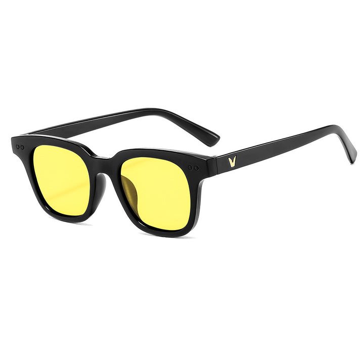 Women's Fashion Sunglasses in Modern Design Bowlift