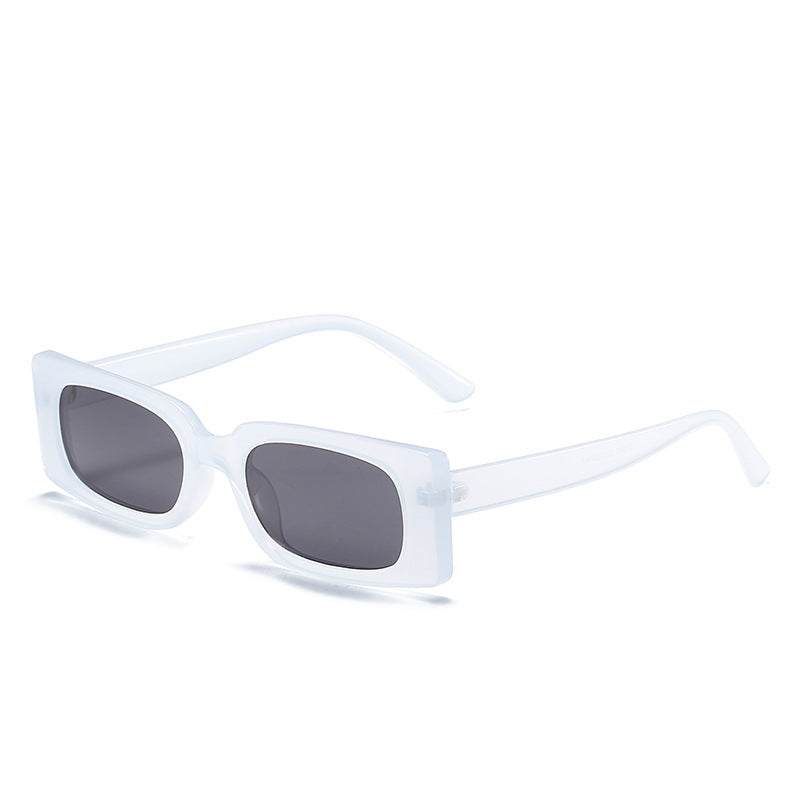 Women's sunglasses in modern retro style Bowlift