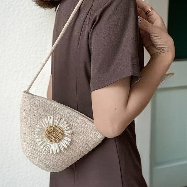 Hand-knotted bag with flower appliqué Bowlift