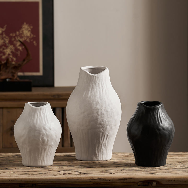 Elegant and modern ceramic vase Bowlift
