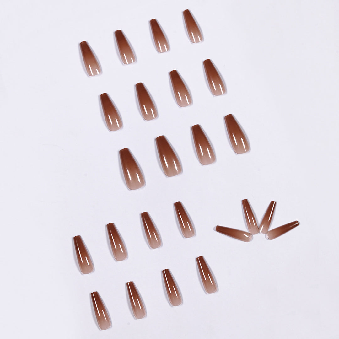 Luxurious artificial nails in modern stiletto design Bowlift