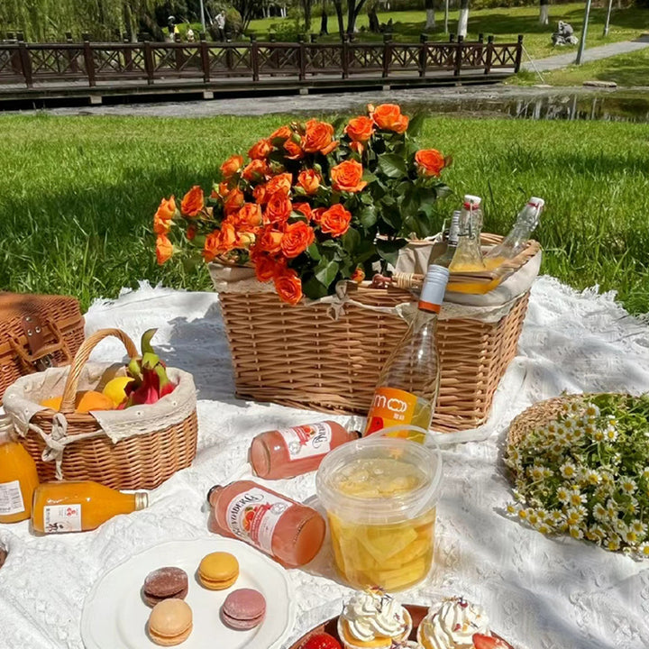 Women's braided basket with decorative fabric lining Bowlift