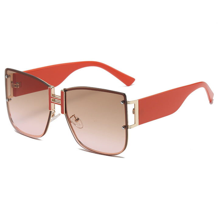 Ladies sunglasses in an elegant design with highly modern, organic lenses Bowlift