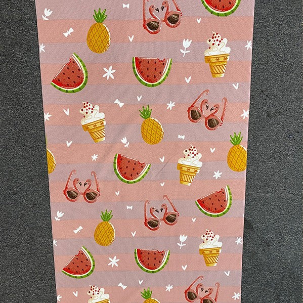 Beach towel with tropical flamingo design Bowlift