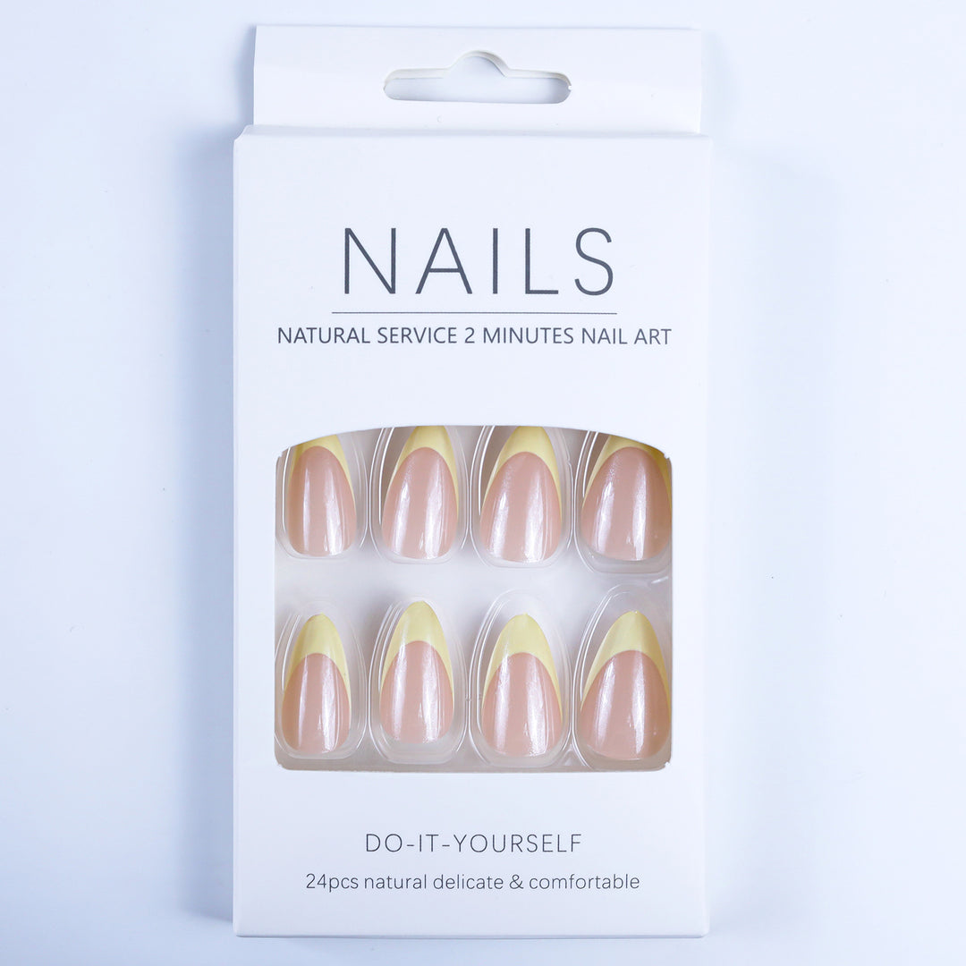 Artificial nails with elegant gradient and chic tips Bowlift