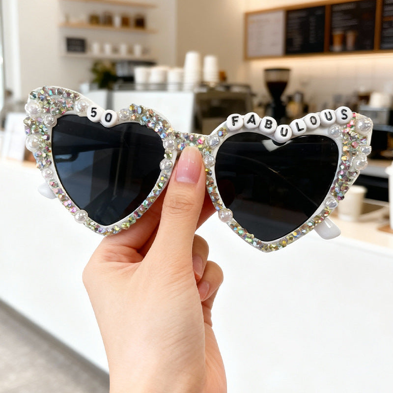 Glamorous Heart-Shaped Sunglasses Bowlift