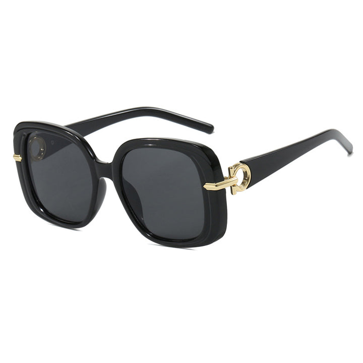 Women's square sunglasses with luxurious metal accent Bowlift