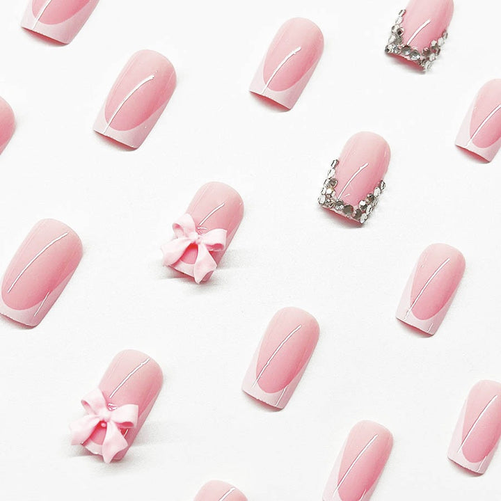 Artificial nail set with elegant details and 3D decorations Bowlift