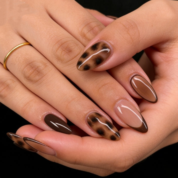 Artistic Almond-Shaped Press-On Nail Set with Abstract Patterns Bowlift