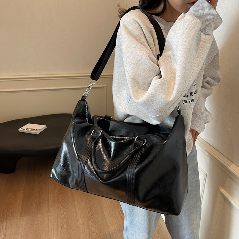 Elegant Travel Bag Made of High-Quality Artificial Leather Bowlift