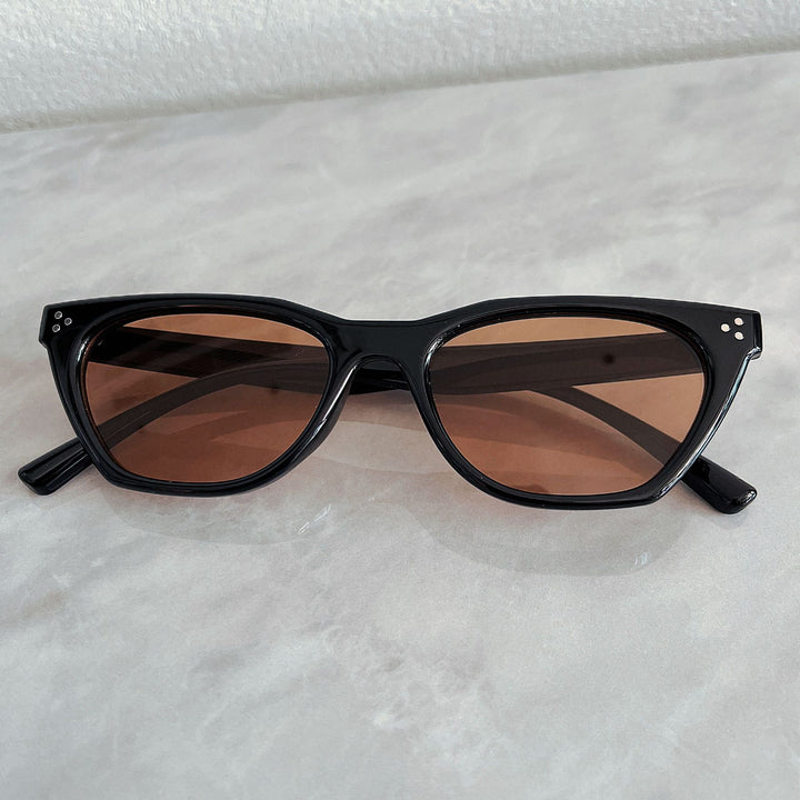 Ladies fashionable retro sunglasses with elegant design Bowlift