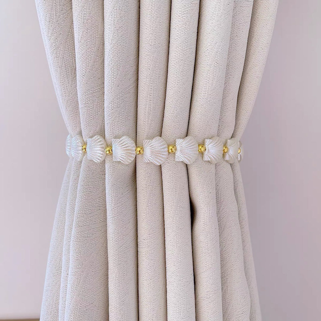 Decorative Shell Necklace Bowlift