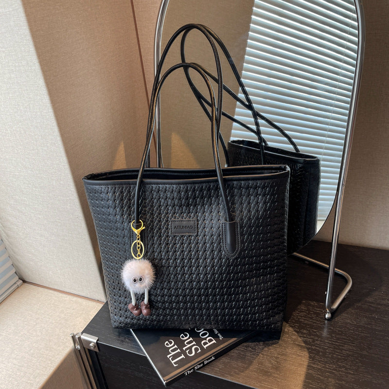 Woven Patterned Shoulder Bag Bowlift