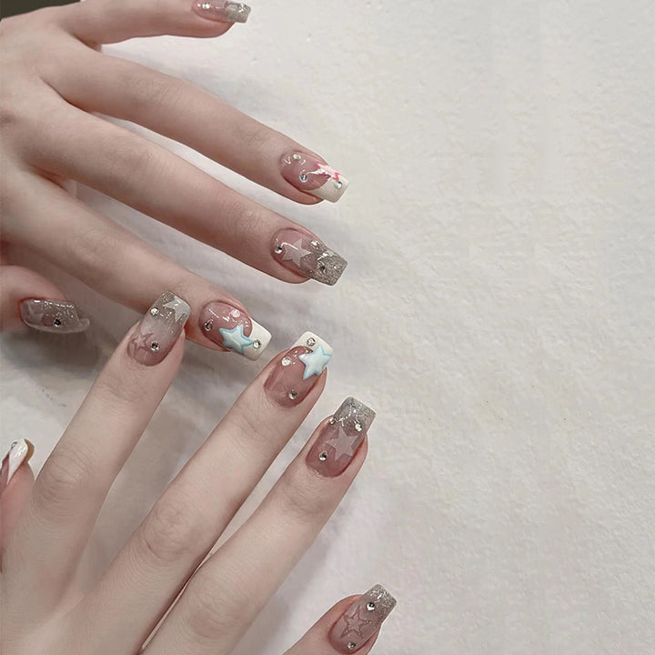 Nail art with sparkling accents Bowlift
