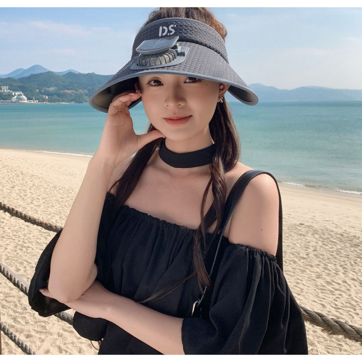 adjustable sun visor with integrated mini fan and UV protection Bowlift