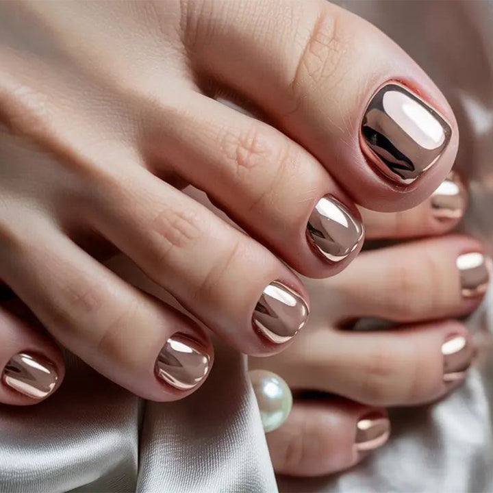Artificial nails with glossy finish Bowlift