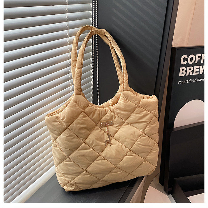 Stylish quilted tote bag Bowlift