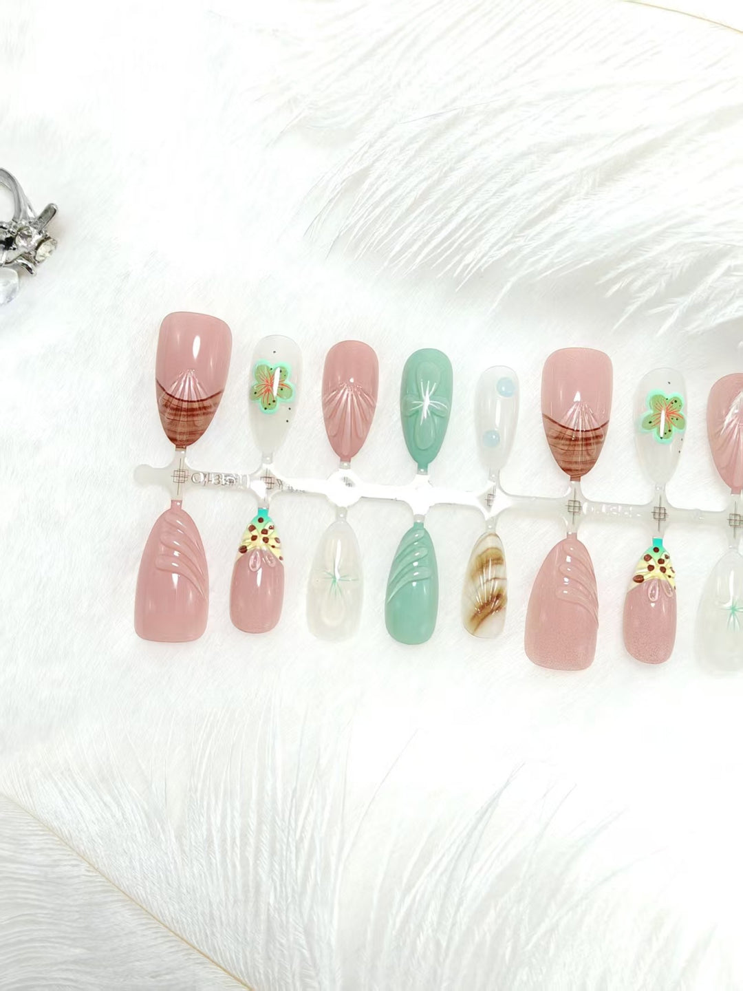 Artificial nails with elegant 3D flower and gradient design Bowlift