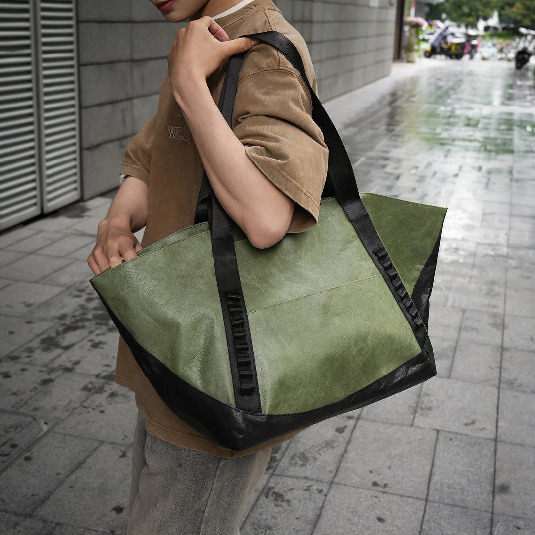 Spacious tote bag made of durable material Bowlift