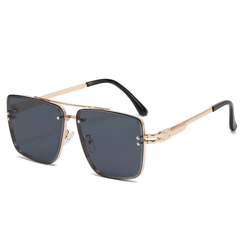 Women Elegant Oversized Sunglasses with Gradient Lenses and Eye-Catching Frame Bowlift