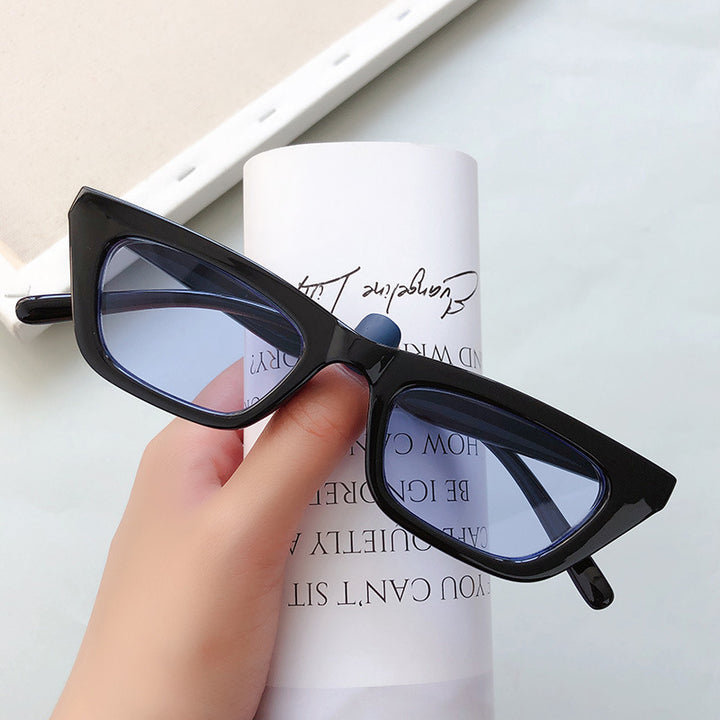 Fashionable Cat-Eye Sunglasses Bowlift
