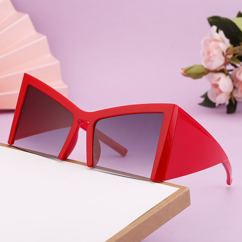 Women's futuristic sunglasses with striking angular frame Bowlift