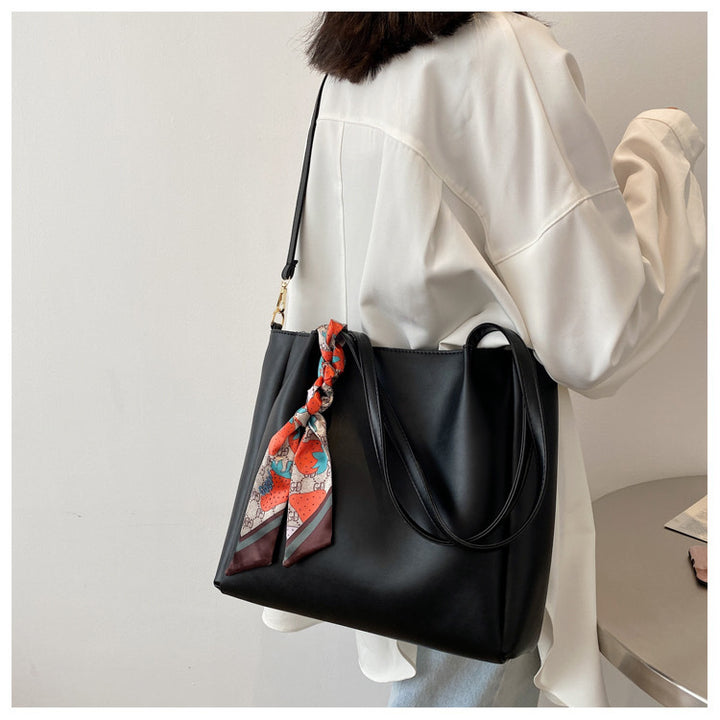 Modern Handbag with Adjustable Shoulder Strap Bowlift