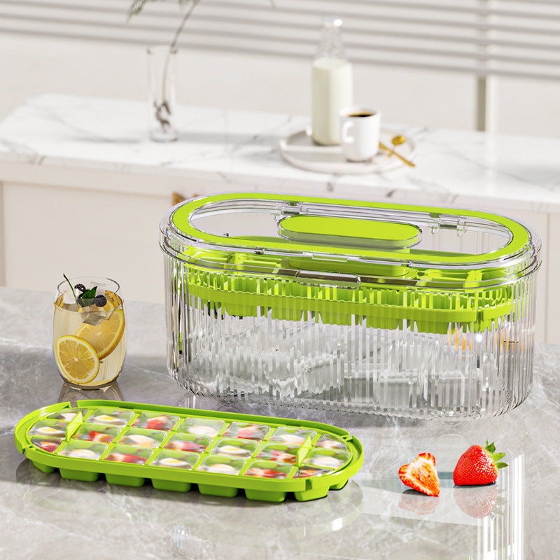 Ladies stackable ice cube tray with practical scoop and airtight lid Bowlift