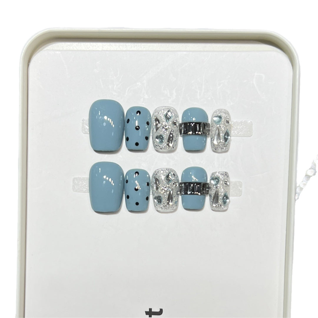 Decorative Press-On Nail Set with Glittery Accents Bowlift