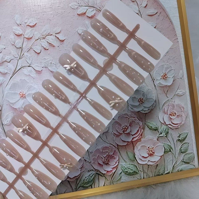 Elegant artificial nail tips with pearl details Bowlift