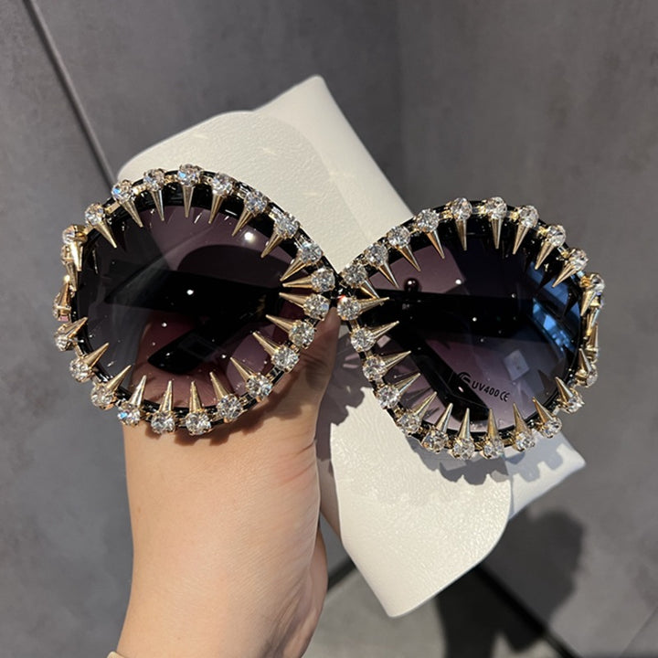Women's stylish oversized sunglasses with eye-catching stud design Bowlift