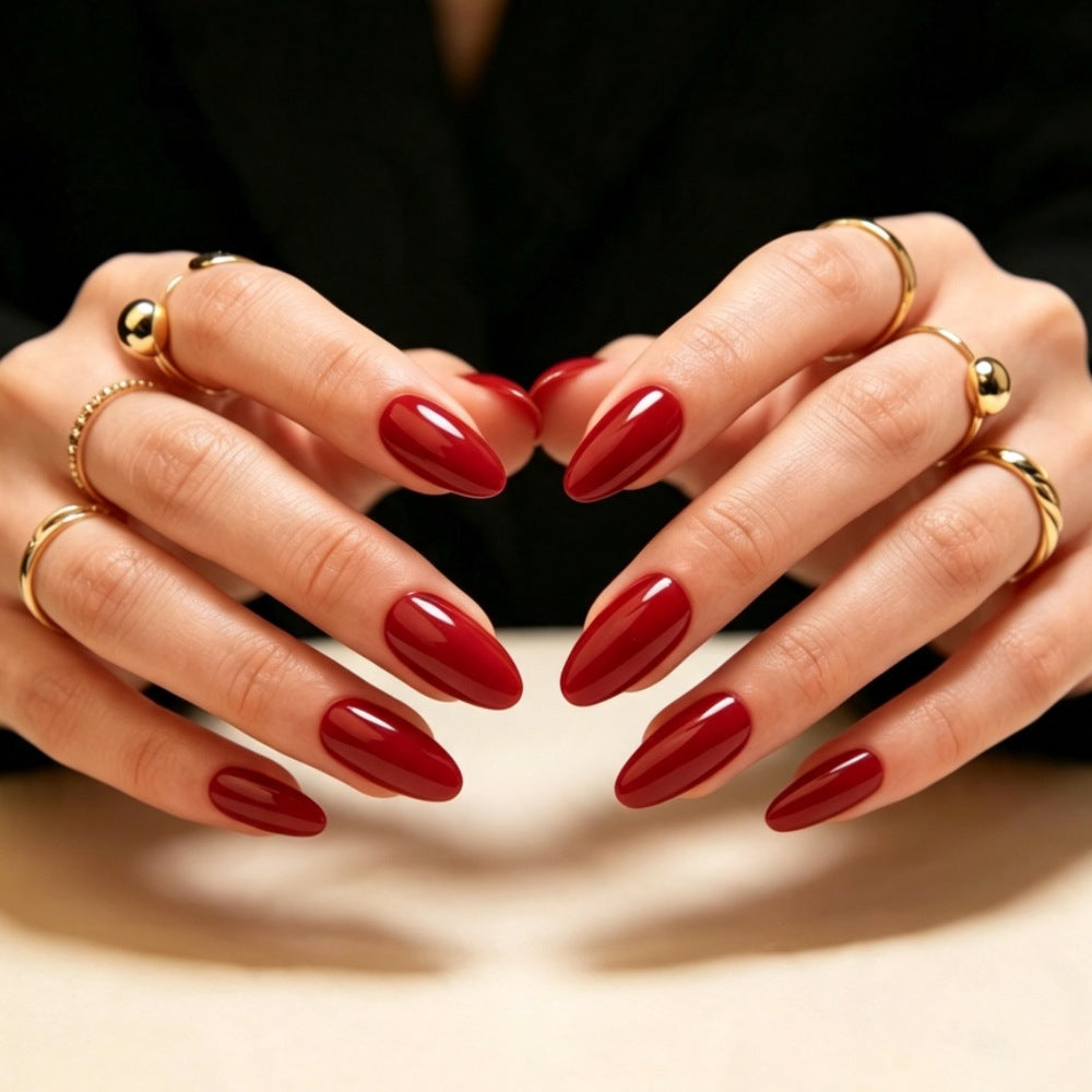 Artificial nails in elegant stiletto design Bowlift