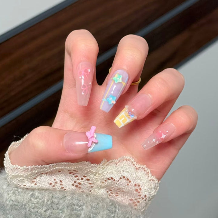 Artificial nails with Playful Design Bowlift