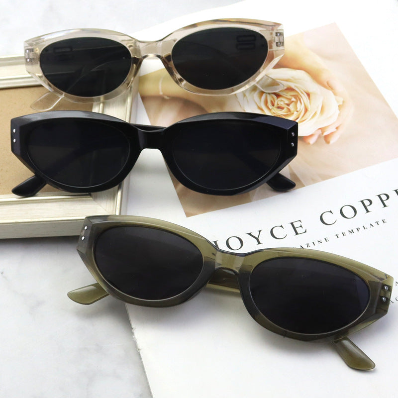 Vintage-Inspired Cat Eye Sunglasses Bowlift