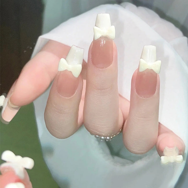 Glamorous Stiletto Press-On Nails with Crystal Accents Bowlift