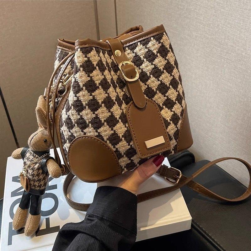 Stylish Checkered Bucket Bag Bowlift