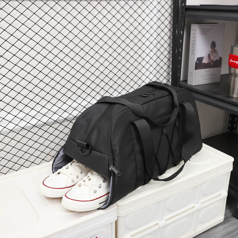 Sporty travel bag with innovative compartment system Bowlift