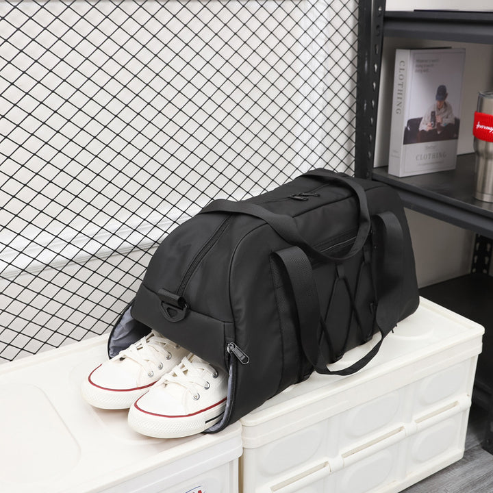Sporty travel bag with innovative compartment system Bowlift