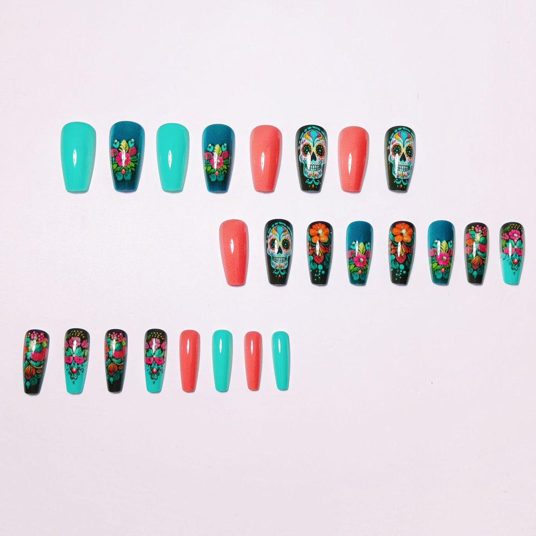 Artificial nails with festive skull design Bowlift