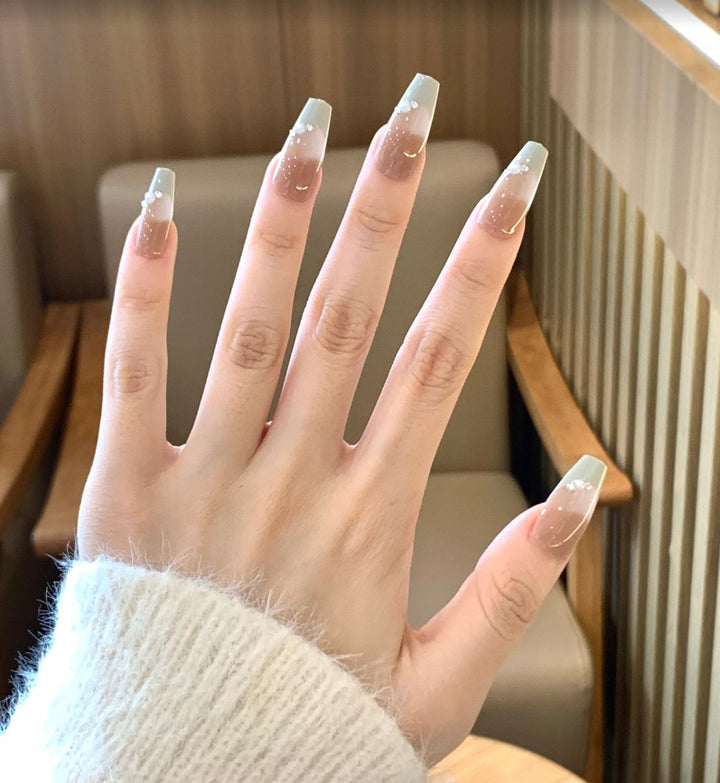 Artistic Stiletto Press-On Nail Set Bowlift