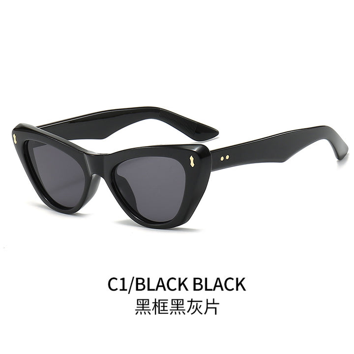 Ladies Cat-Eye Sunglasses with Elegant Accentuated Frame Bowlift
