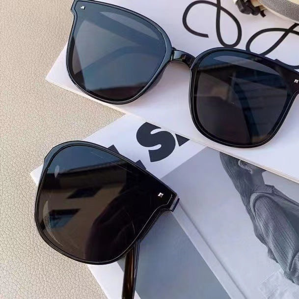Ladies trendy sunglasses with unique facet frame Bowlift
