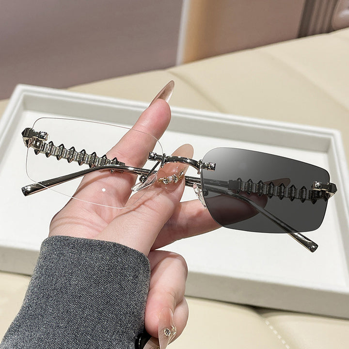 Women's fashion rectangular glasses with extravagant accents Bowlift