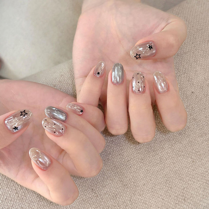 Artificial nails with creative star designs Bowlift