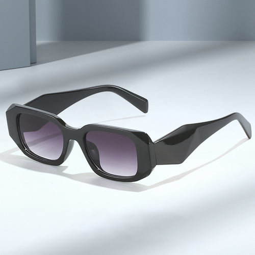 Women extravagant sunglasses in modern tortoise style Bowlift