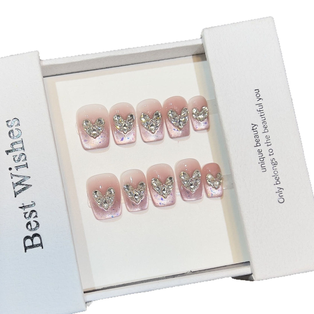 Glamorous Heart-Accent Press-On Nail Set Bowlift