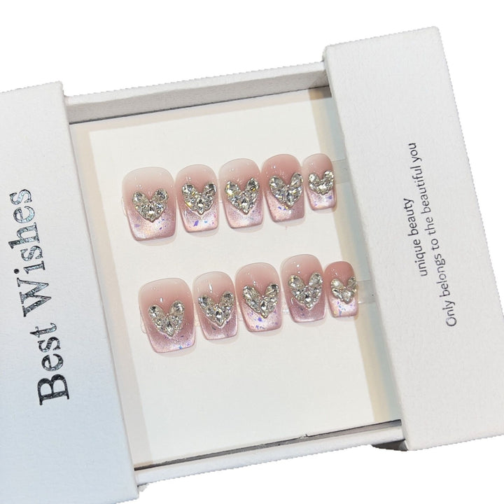 Glamorous Heart-Accent Press-On Nail Set Bowlift