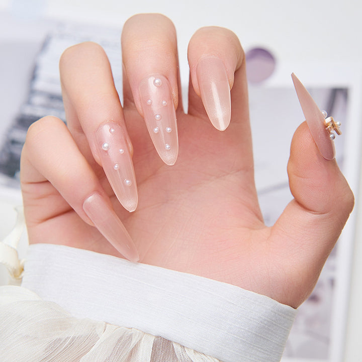 Elegant artificial nail tips with pearl details Bowlift