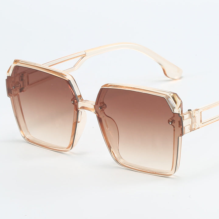 Ladies fashionable square sunglasses with filigree design Bowlift