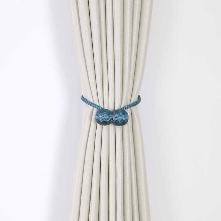Decorative curtain tieback Bowlift